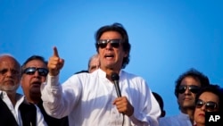 سربراہ تحریک انصاف عمران خان (فائل فوٹو)